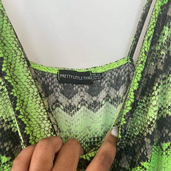 Pretty Little Thing Neon Lime Cowl Snake Print Maxi Dress US 10 - Picture 7 of 7
